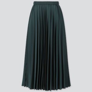 Uniqlo high waisted skirt (available in 3 colors)